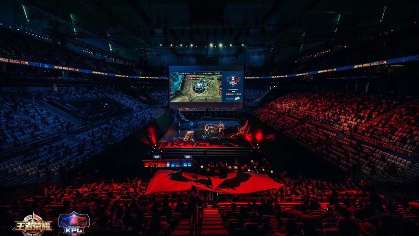 莱万完成了 莱万完成了