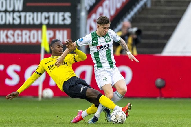 前锋在进攻 前锋在进攻