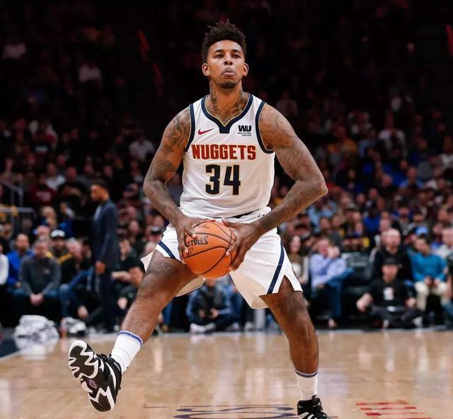 都在聚光灯 都在聚光灯